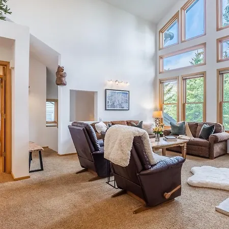 Updated 3 Bedroom 3 Bathroom Snowcreek Phase V #884, Sleeps 6